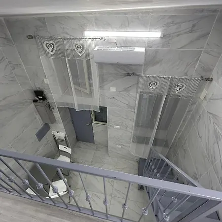 Mini House Vicoletto Pontenuovo 41 아파트 *